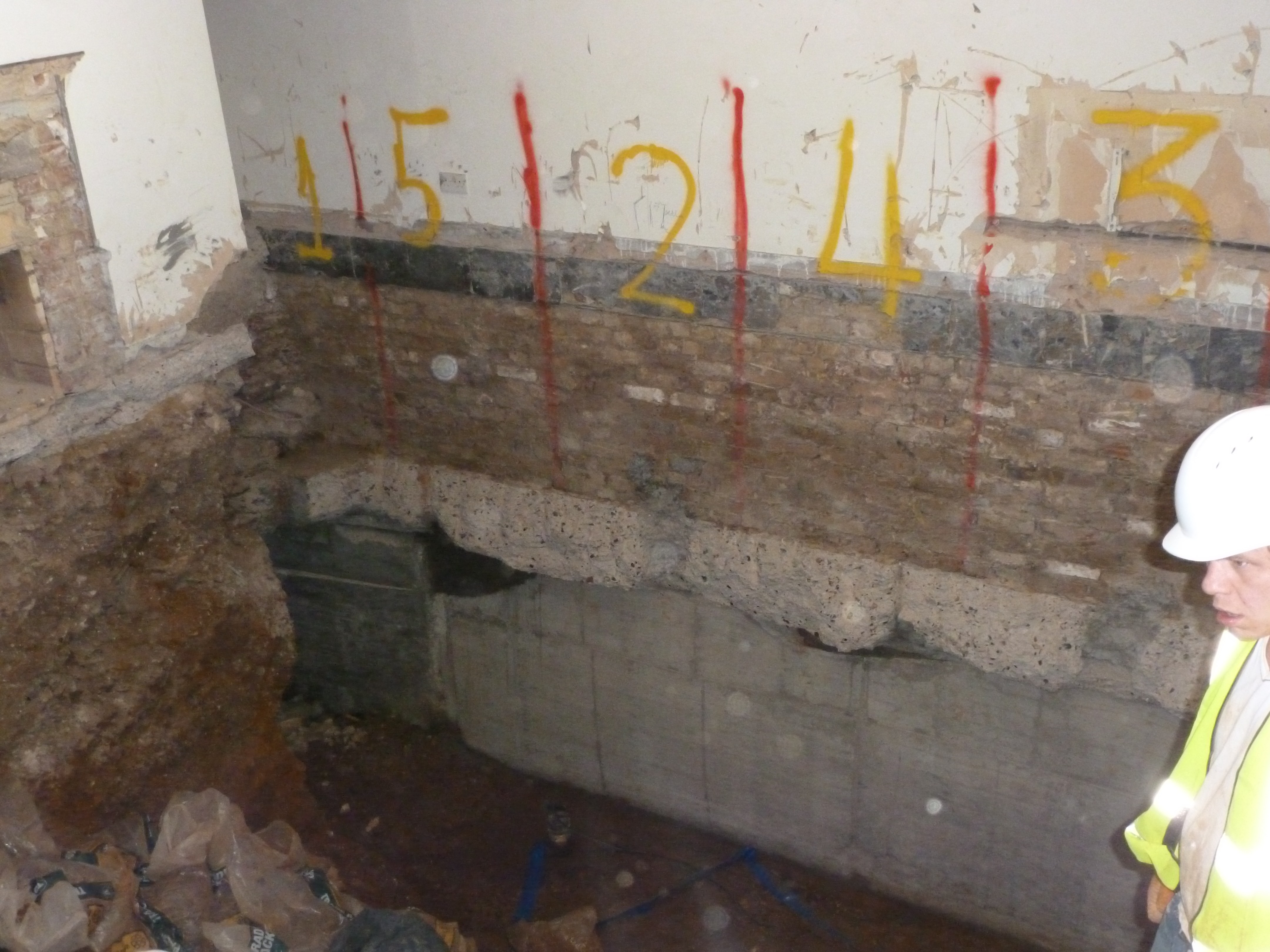 Underpinning concrete